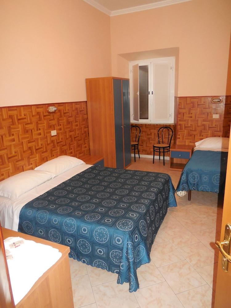 Cressy Hotel Rome Exterior photo